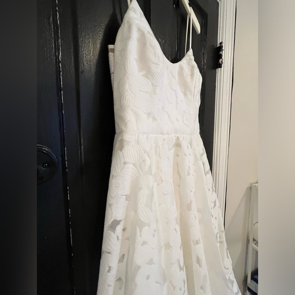 Truvelle Annie Wedding Dress - Picture 7 of 11